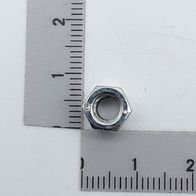 Selflocking hexagon nut M5 with integrated locking mechanism