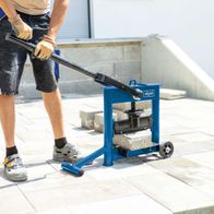 Scheppach stone splitter HSC130 breaking a concrete block