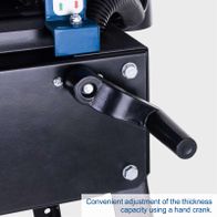 Hand crank for convenient thickness adjustment on planer
