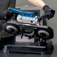 Metal band saw with LED lighting, variable speed, worktable and 127mm cutting height