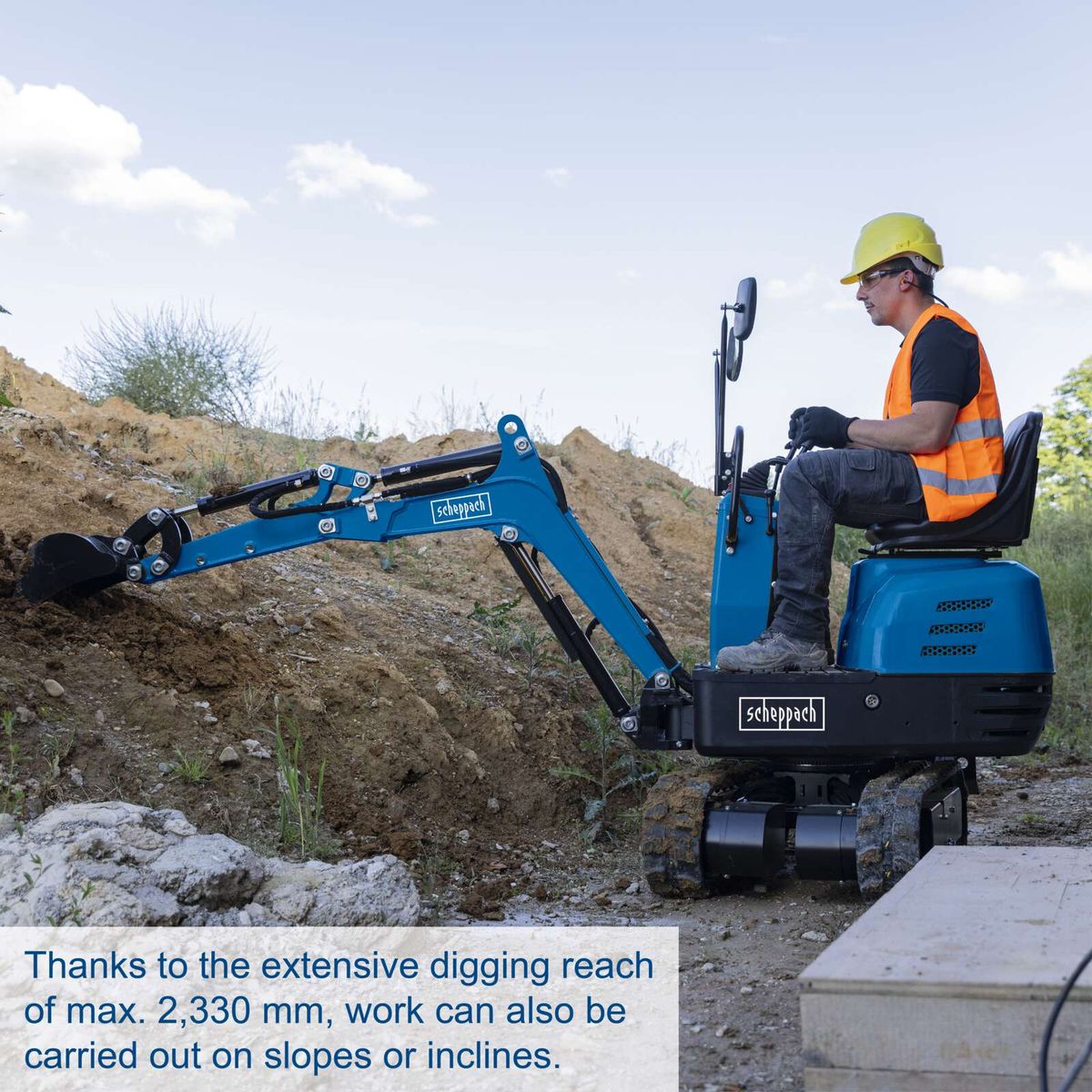 Compact excavator with a maximum digging reach of 2,330 mm for slope and incline work