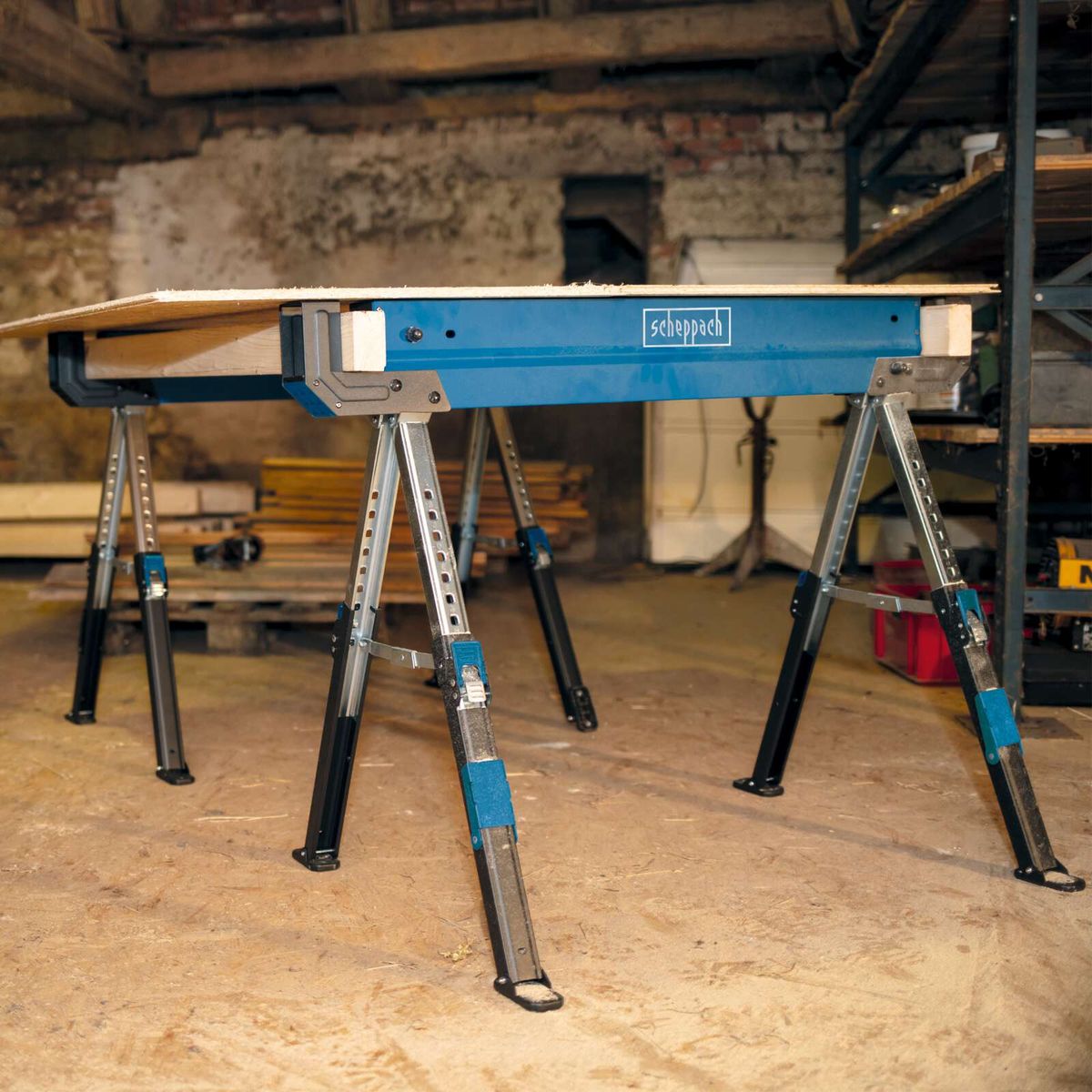 Adjustable-height workbench with extendable legs and height markers, Scheppach MWB600