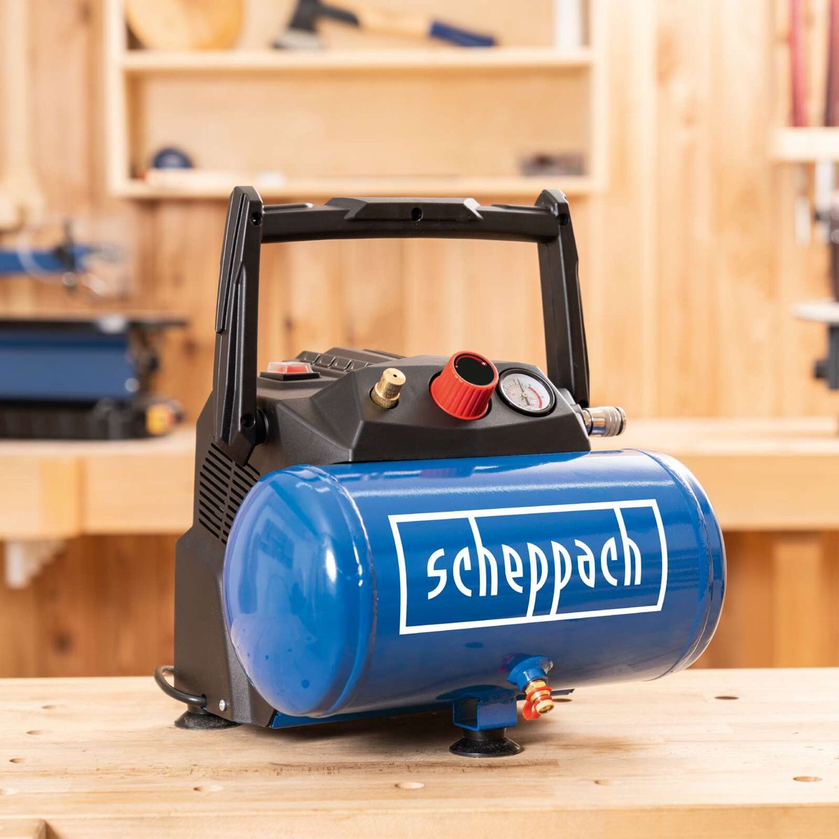 Scheppach oil-free air compressor with 6-litre tank, 8 bar capacity, accessory kit and hose
