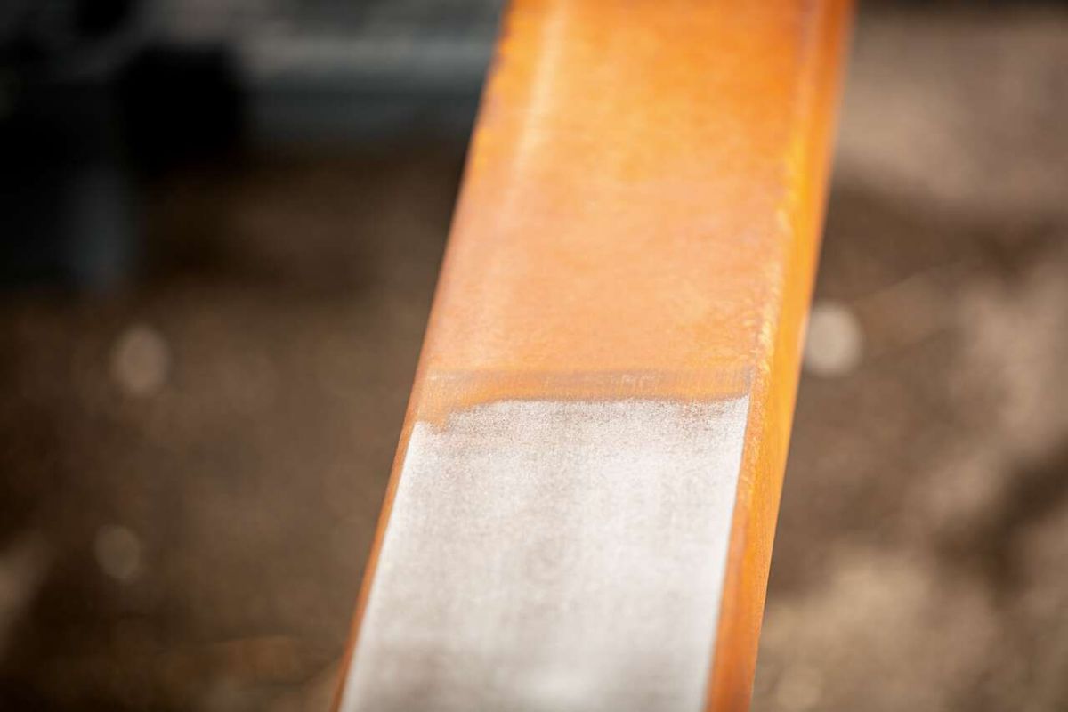 Scheppach silicon carbide brush showing brush head and handle section