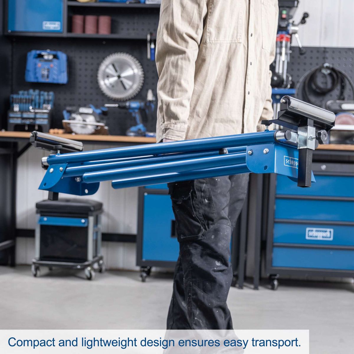 Compact and lightweight base for mitre saw ensuring easy transport