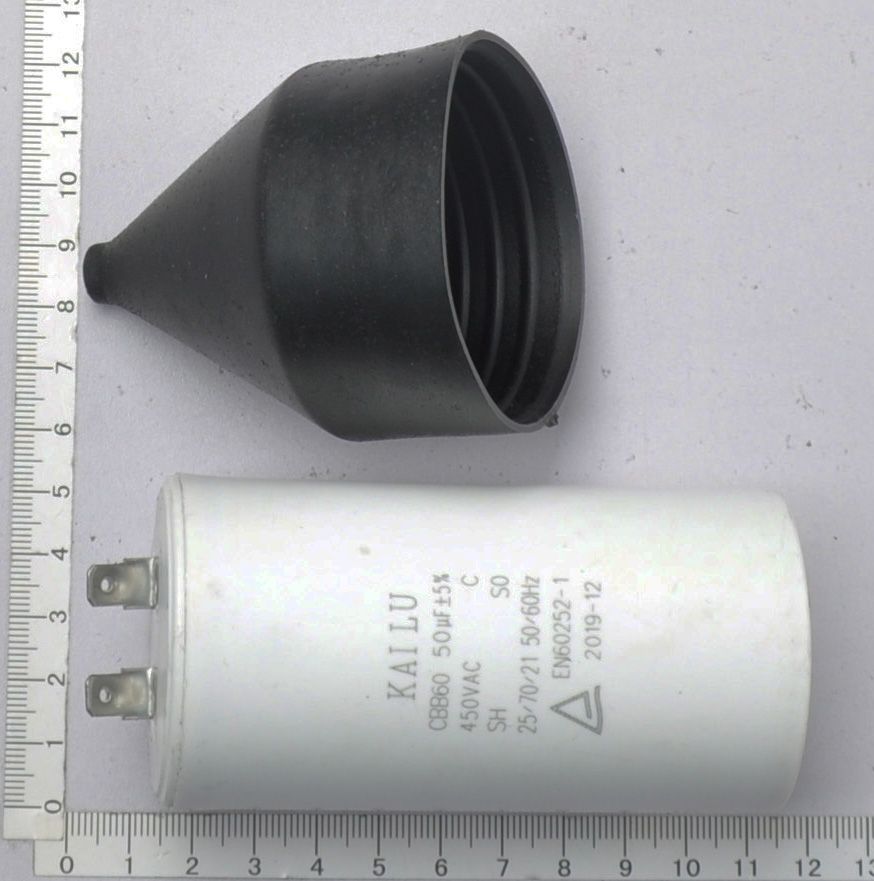 Capacitor with cover and measuring scale for technical inspection