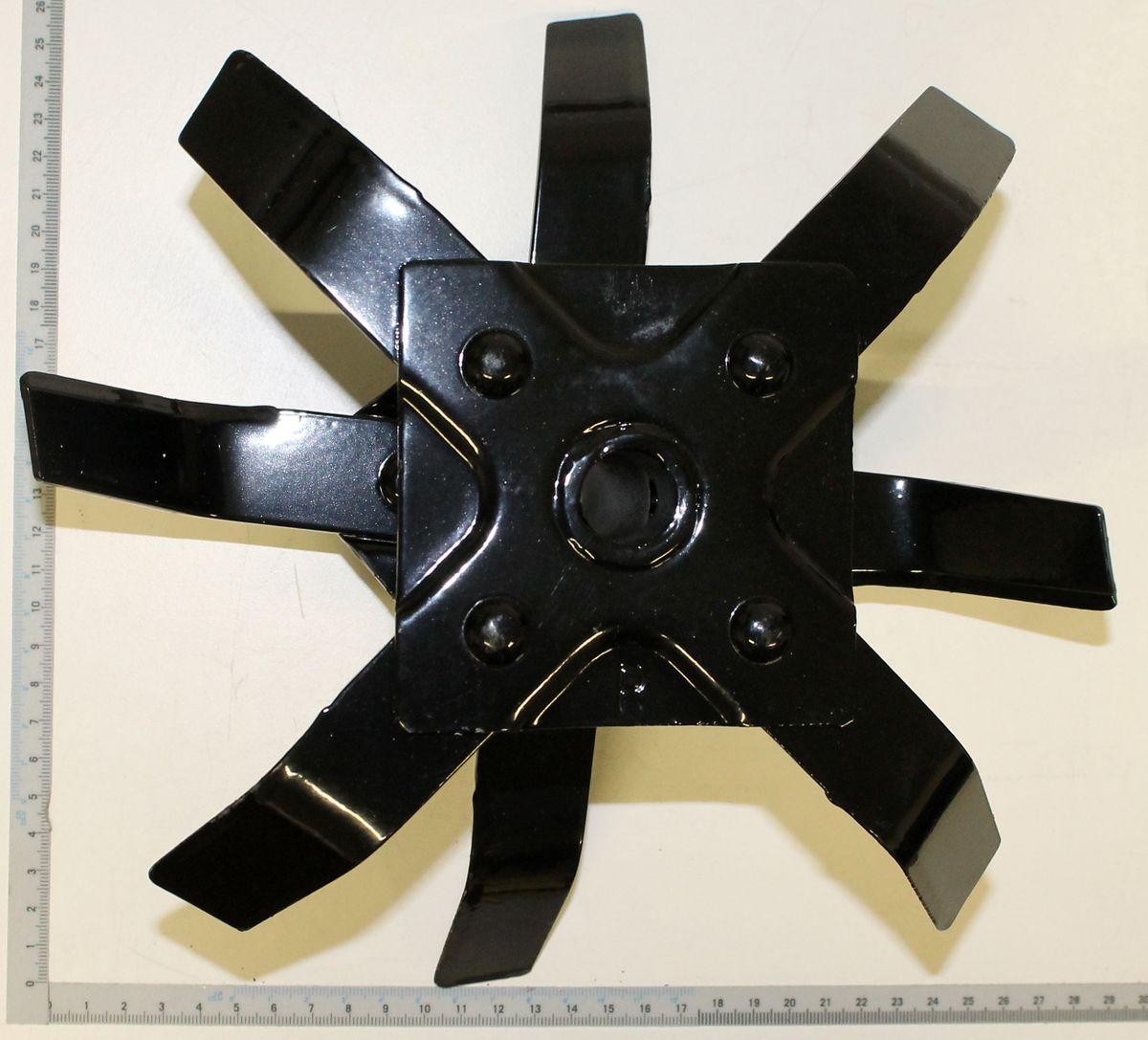 Scheppach rotary measuring tool with scale, close-up of measuring arms