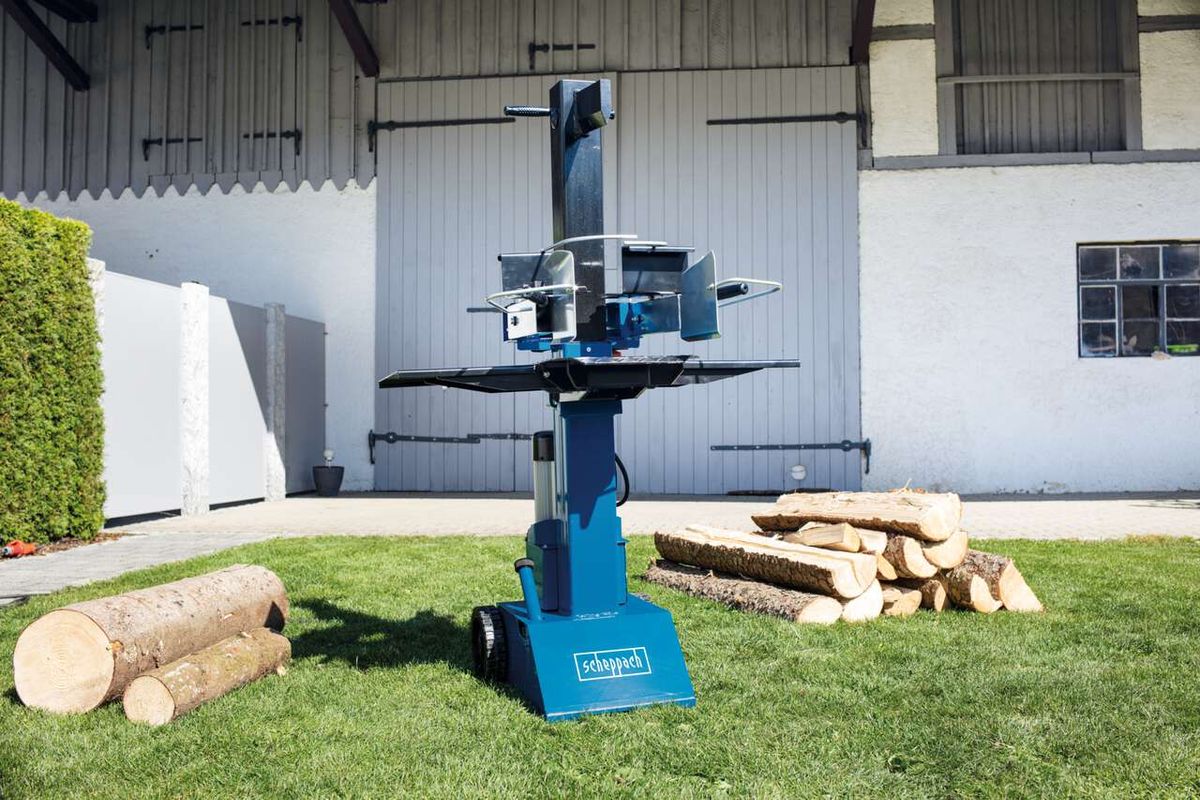 Standing Scheppach log splitter HL810 with hydraulic system for precise wood splitting
