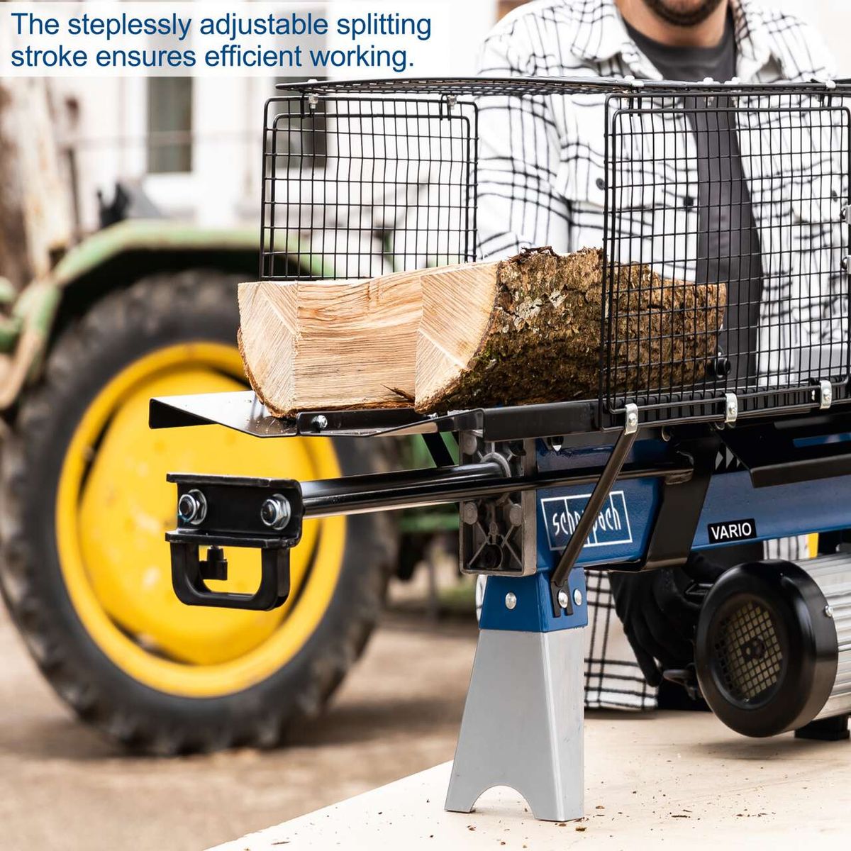 Steplessly adjustable log splitter with efficient stroke, logs in transport baskets