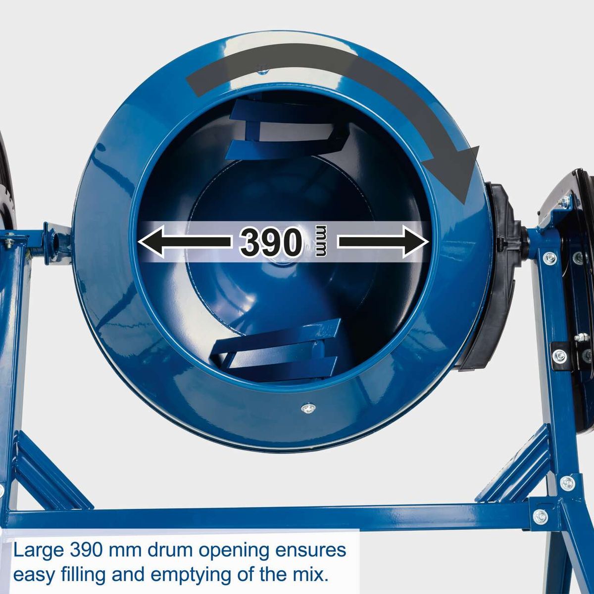 Large 390 mm drum opening for easy filling and emptying of the mix