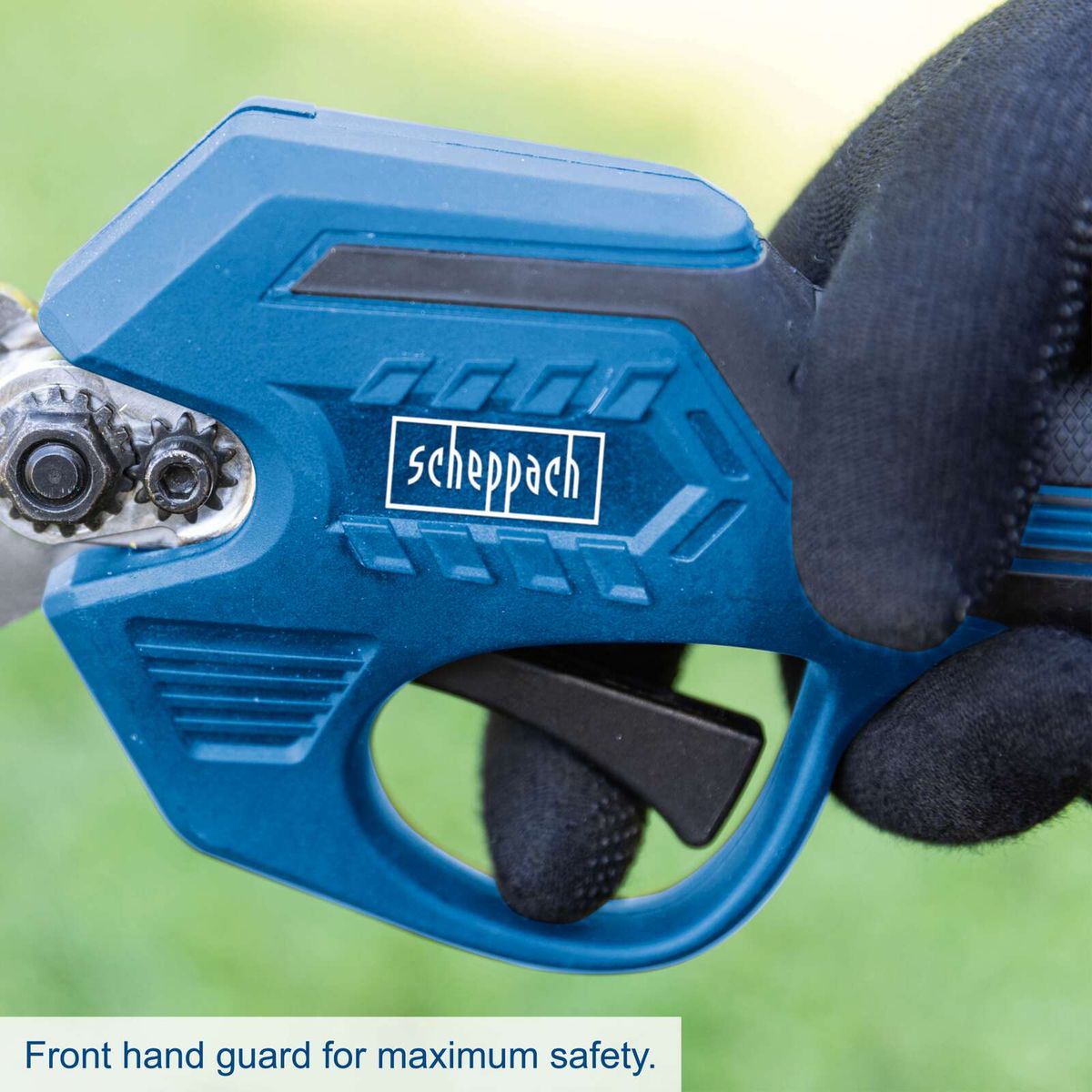 Front hand guard for maximum safety on Scheppach cordless pruning shears