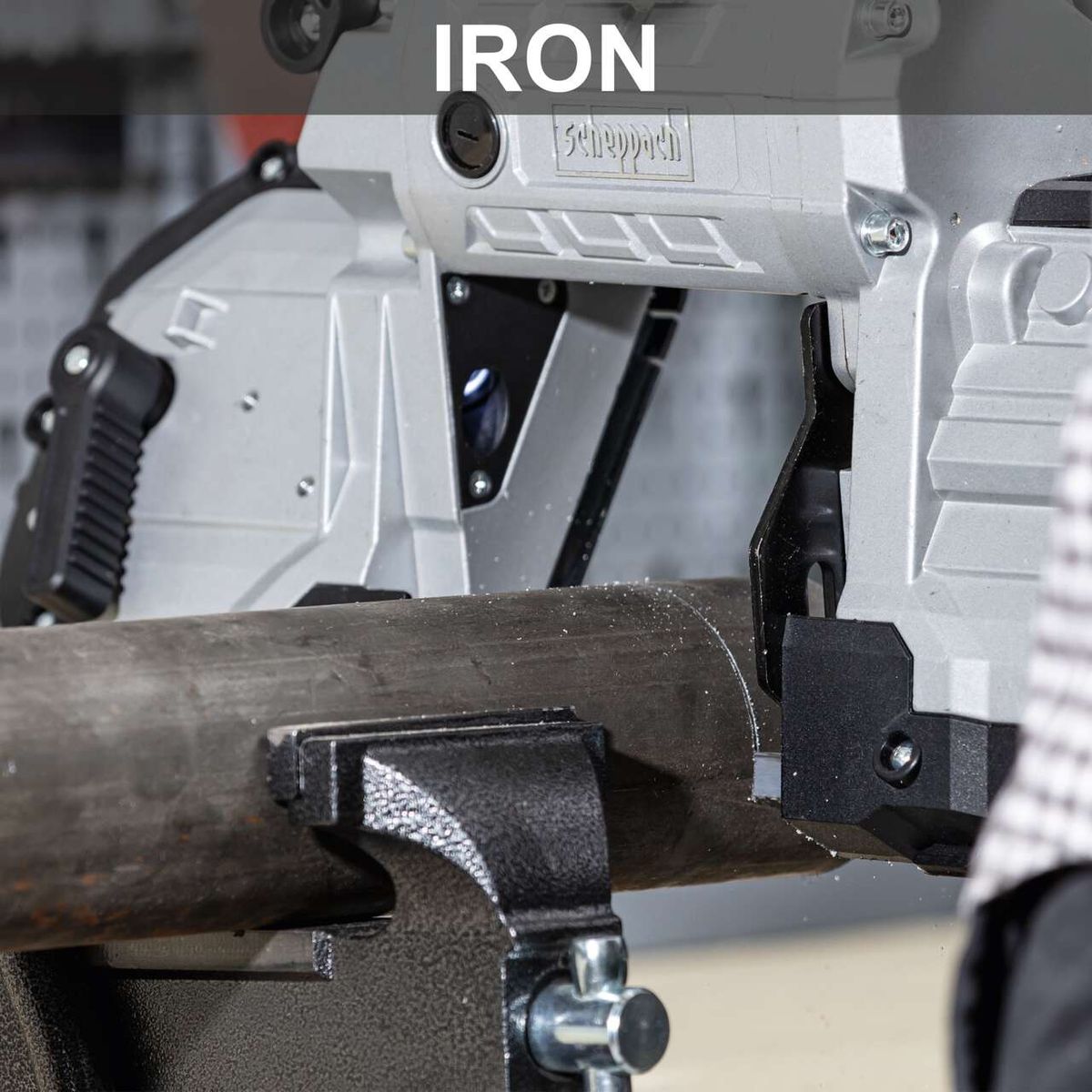 Metal band saw with clamp and guide system for accurate cuts on metal band