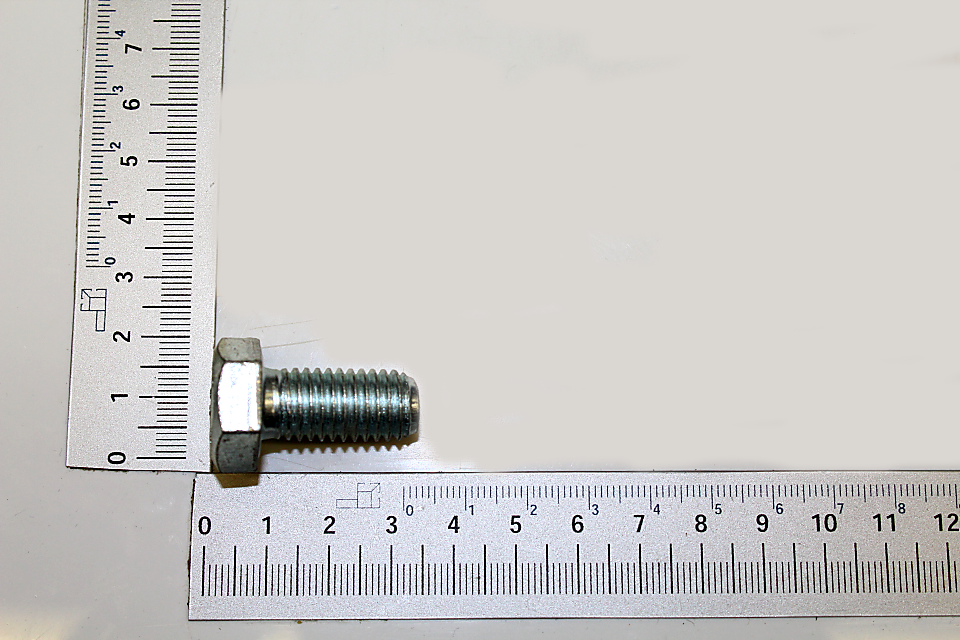 Hexagonal screw head, M12 x 25 mm, scale for reference