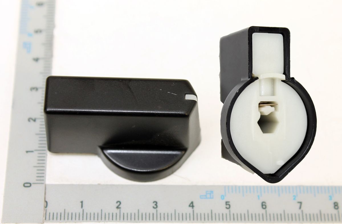 Toggle switch for switch-plug comb. 10648301, holder 6-kt, 6mm. Shown from the front and the side.