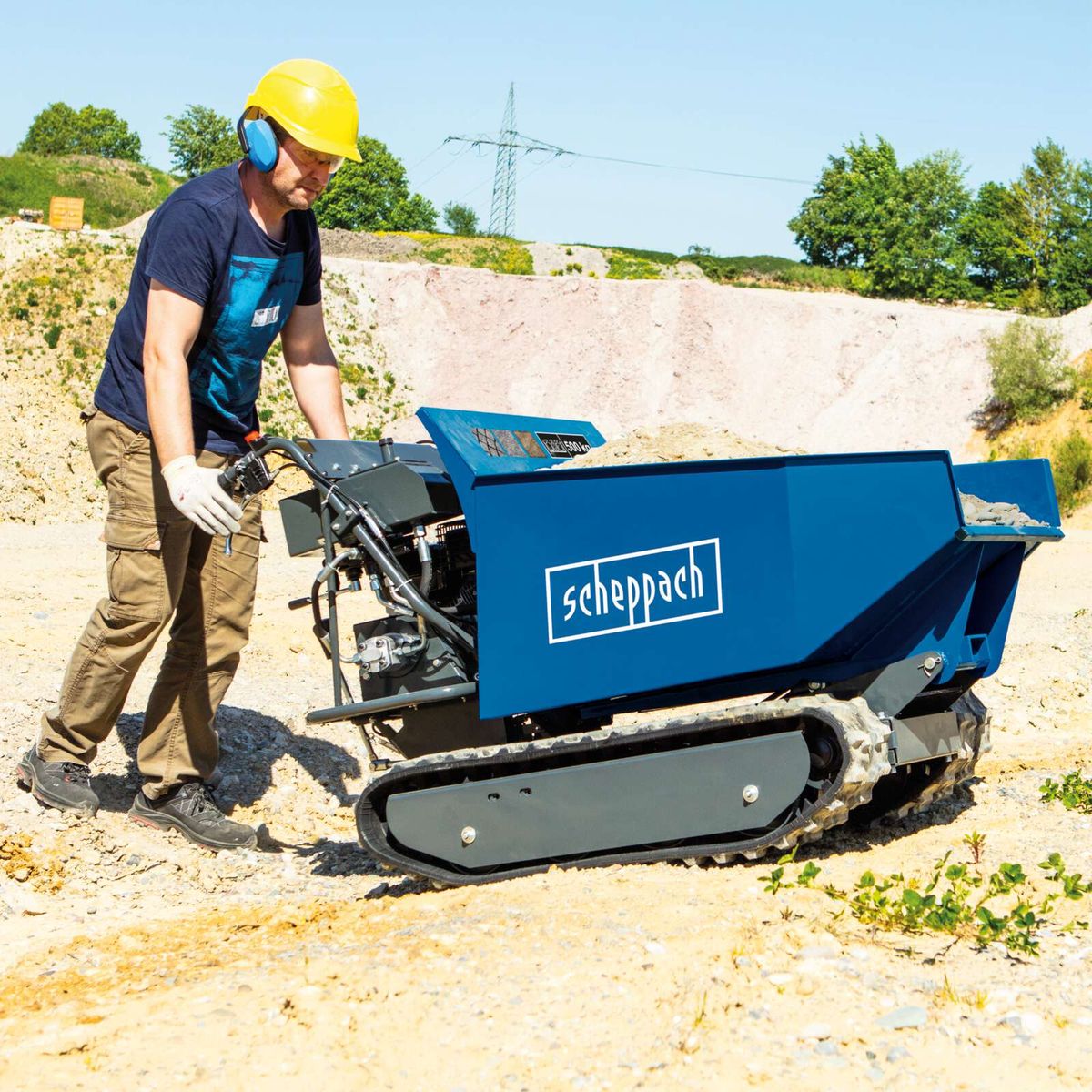 Scheppach hydraulic dump trailer with chain drive, 5.6 HP, 500 kg capacity, operational in rugged terrain