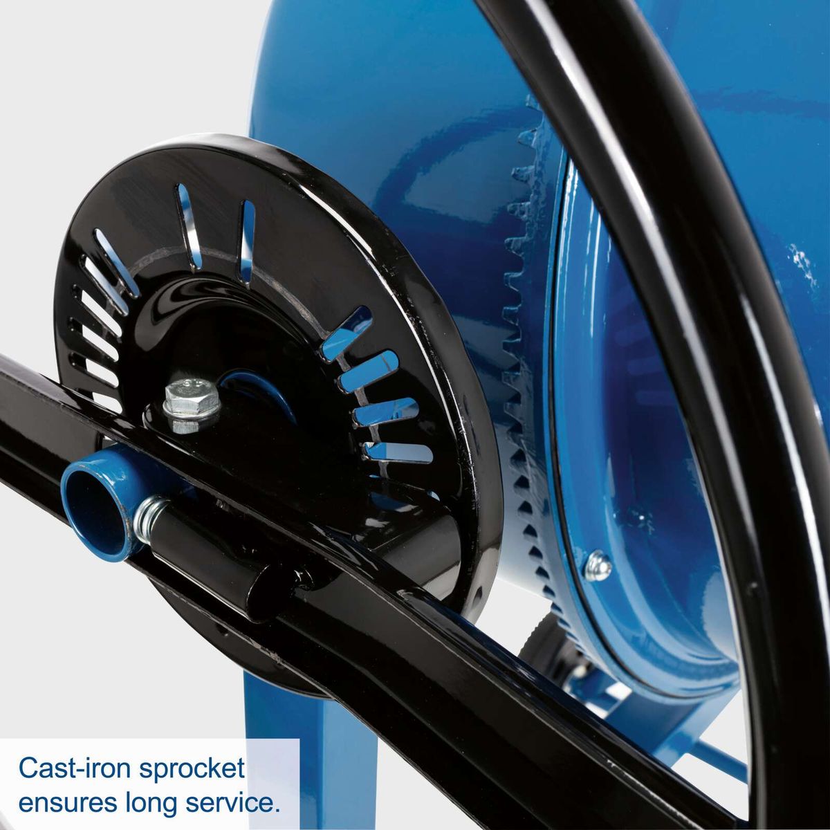 Cast-iron sprocket ensuring long-lasting durability in the concrete mixer MIX125