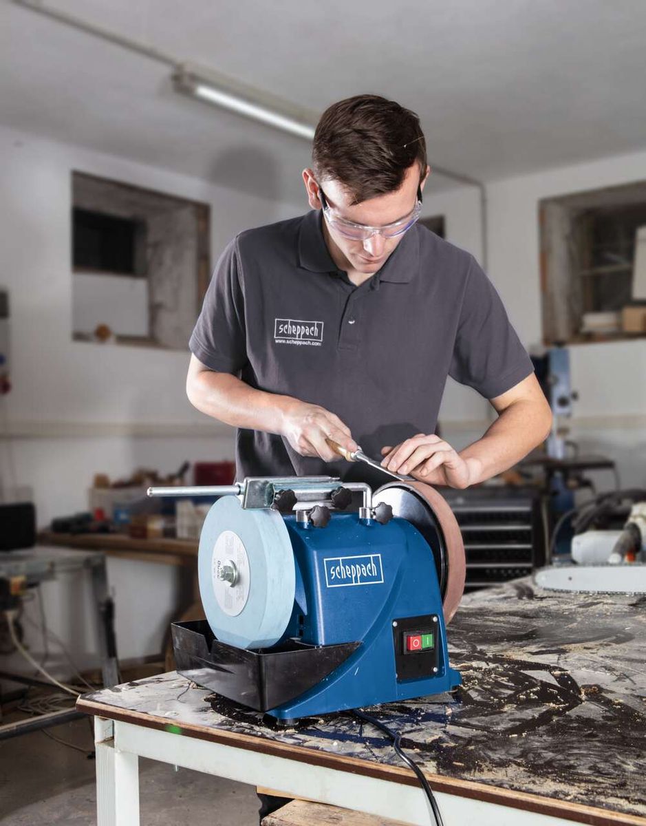 Scheppach wet bench grinder with stone in use