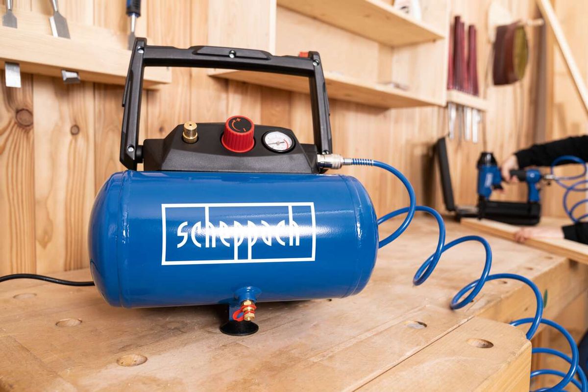 Scheppach HC06 air compressor with 6L oil-free tank and 5m hose set