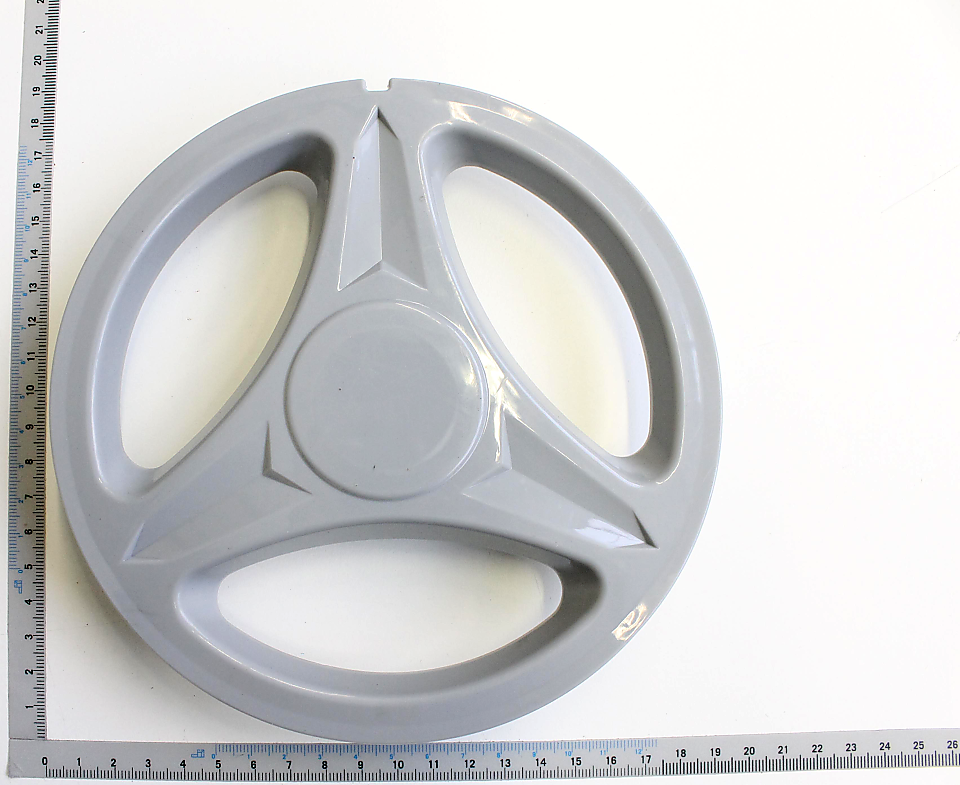 Front wheel cover with integrated wheel protection