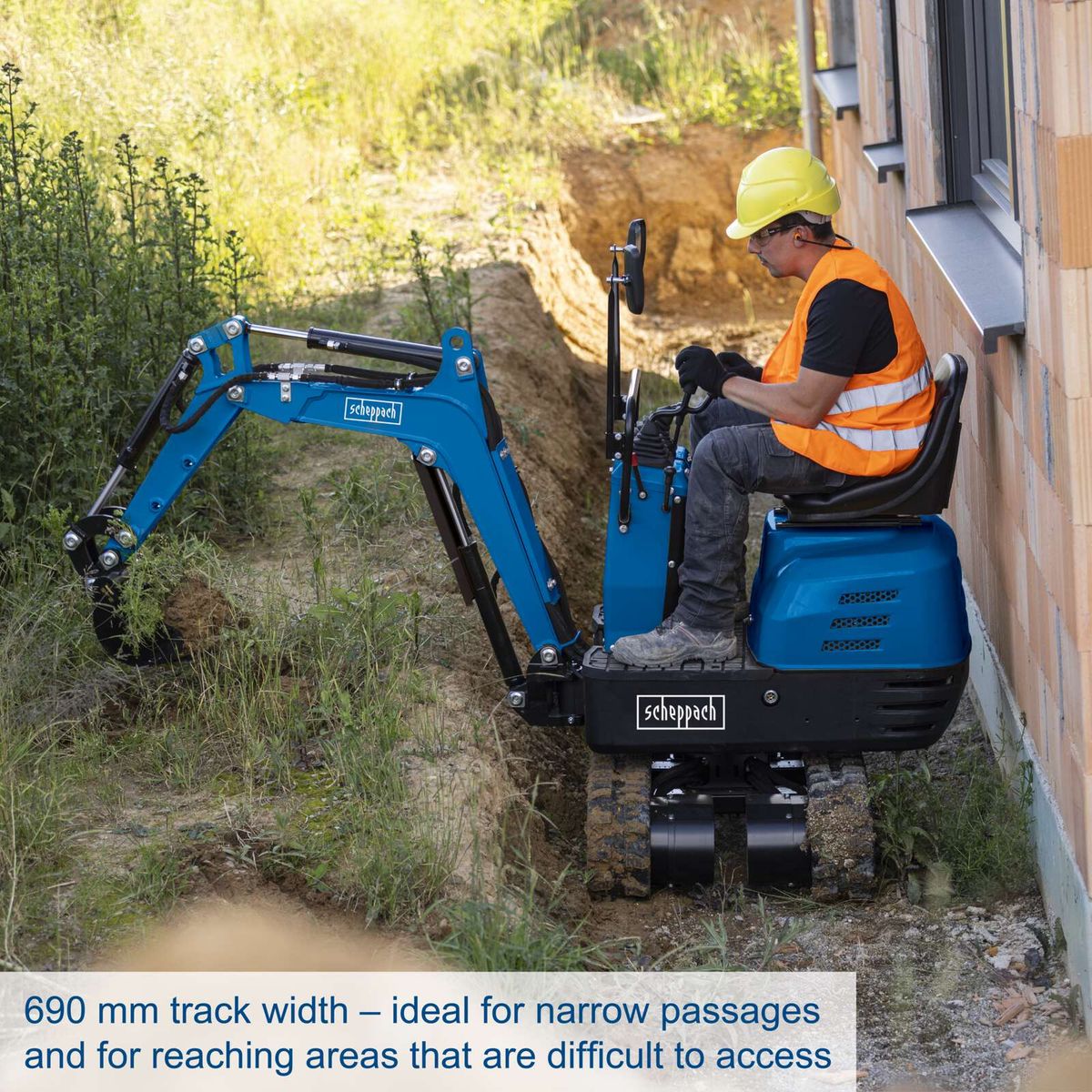 Compact excavator with 690 mm track width for narrow passages and hard-to-reach areas
