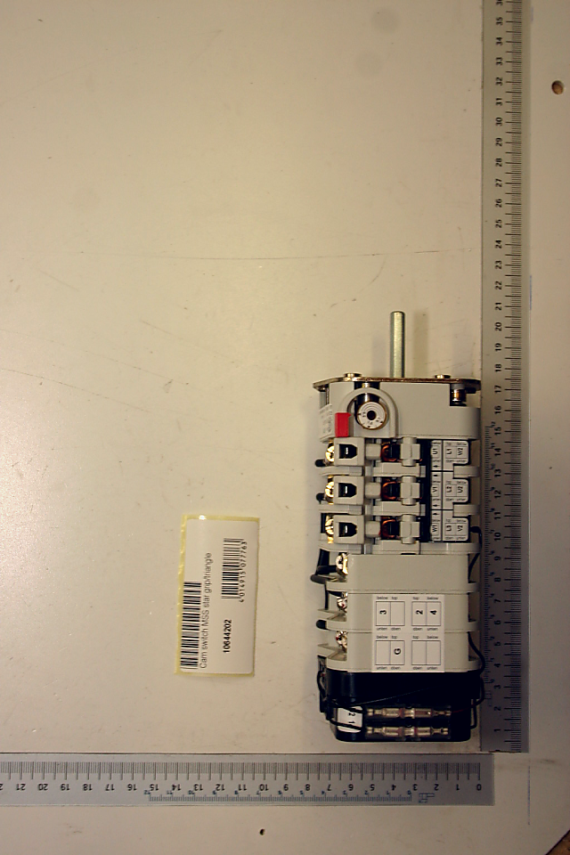 Cam switch MSS star grip/triangle by Scheppach, intern_10644202, with type label and ruler in the background.