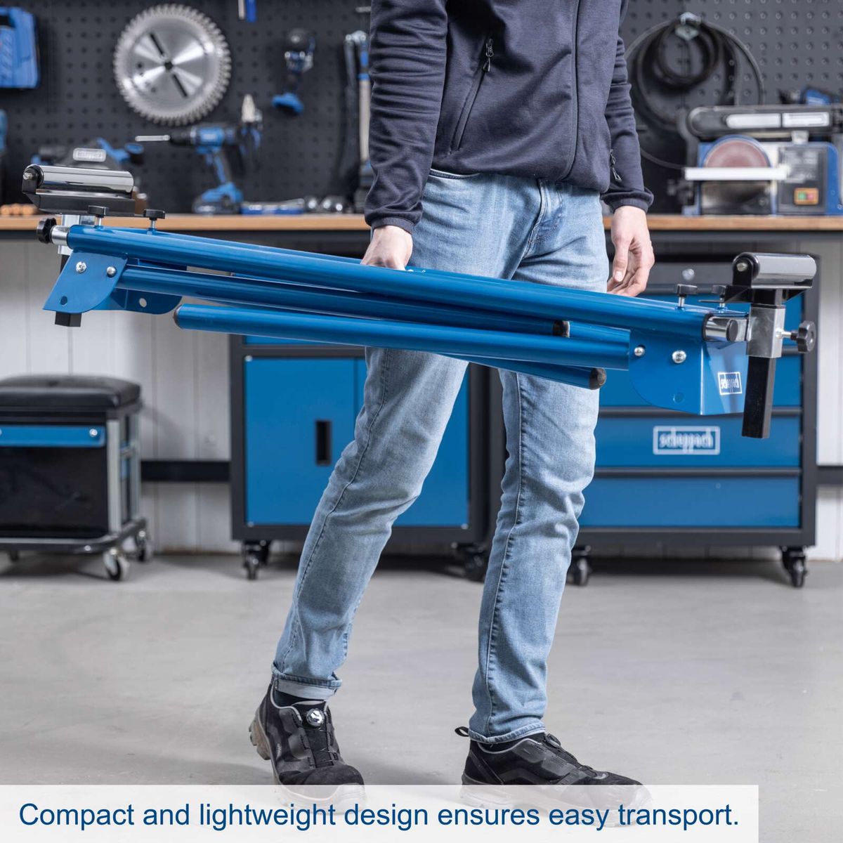 Compact and lightweight base ensuring easy transport for the Scheppach UMF1600 stand.