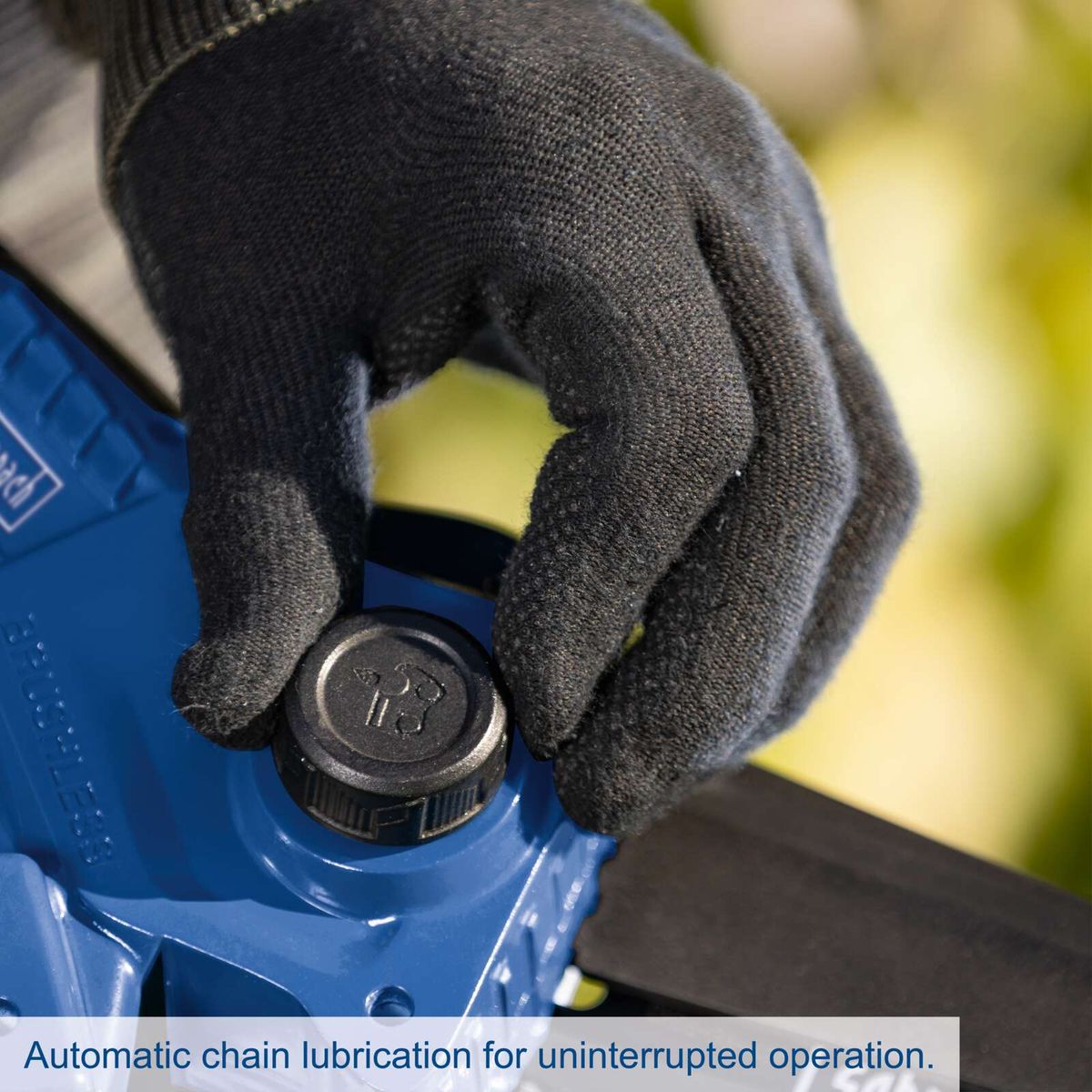 Automatic chain lubrication for uninterrupted operation
