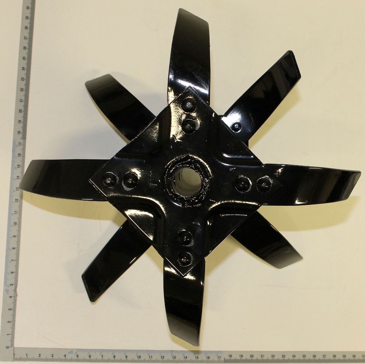 Six-armed rotary blade with detailed view