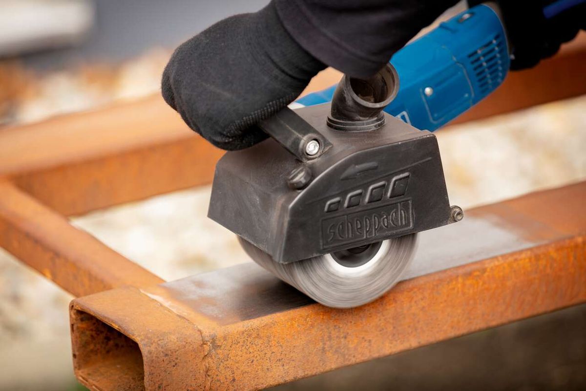 Scheppach silicon carbide brush in use with cutting tool