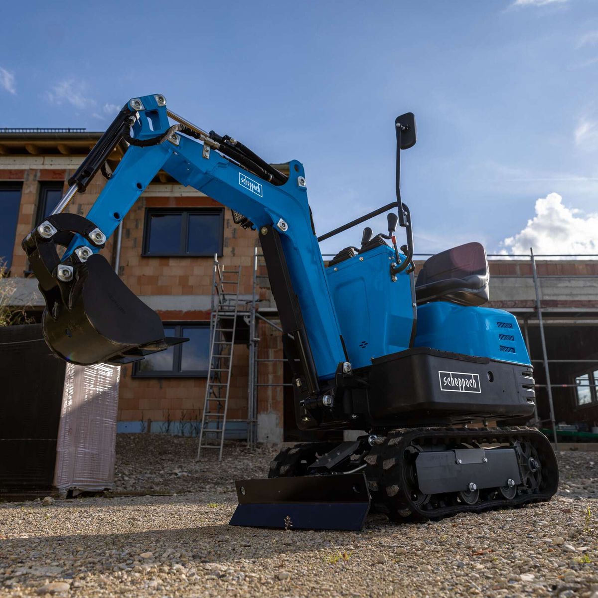 Mini excavator EXC815 with DP3000 dumper – Feature illustration with specifications