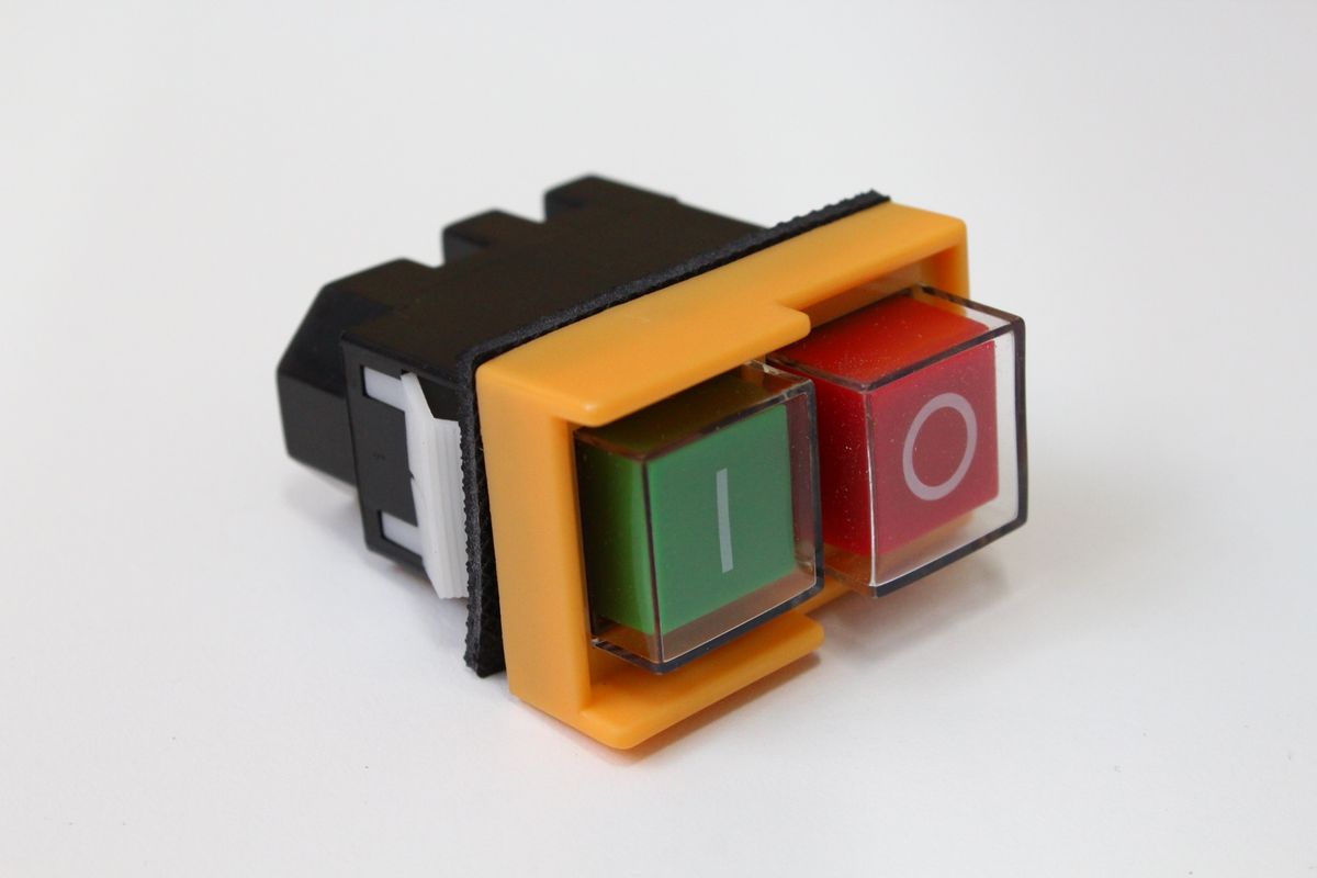 Scheppach on/off switch with illuminated green and red indicators