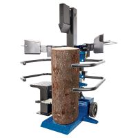 Compact hydraulic log splitter with stable support, guide rail, and clamping system for precise splitting of meter-length logs.